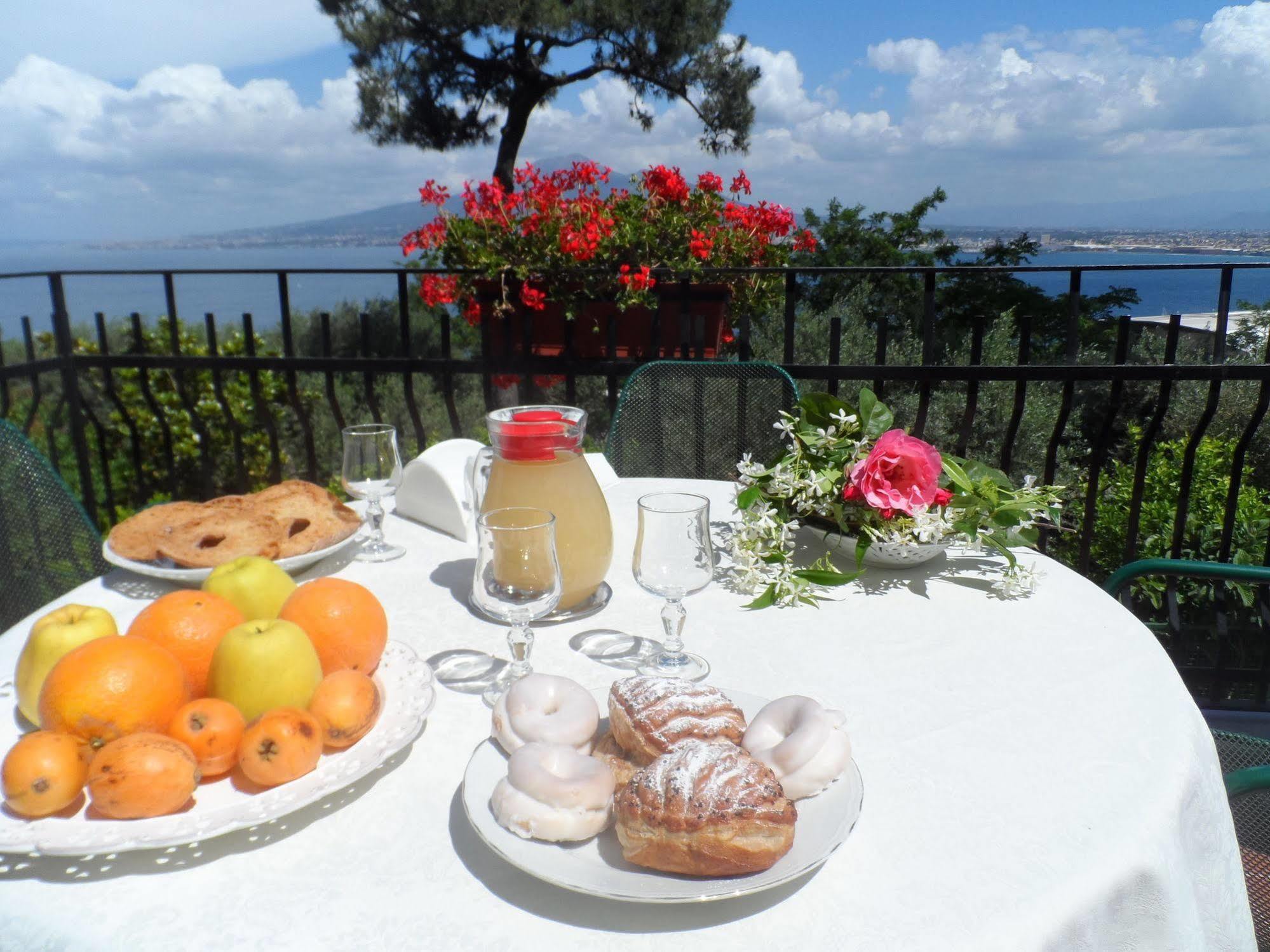 Ancelle Sorrento - Casa D'Accoglienza Hotel Castellammare di Stabia Buitenkant foto